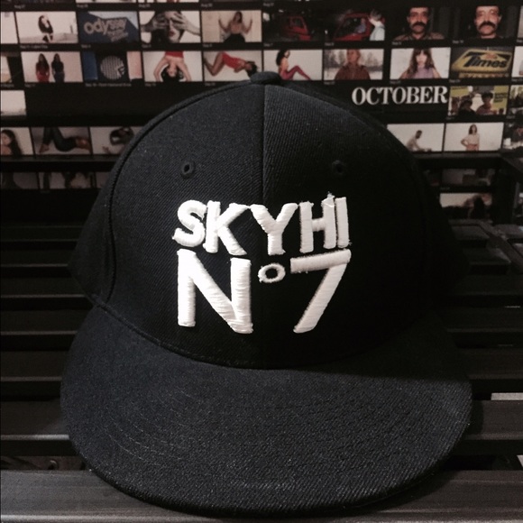 STUSSY X NIKE "SKYHI N°7" SNAPBACK