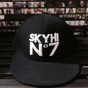 STUSSY X NIKE "SKYHI N°7" SNAPBACK