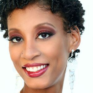 Meet your Posher, Simone