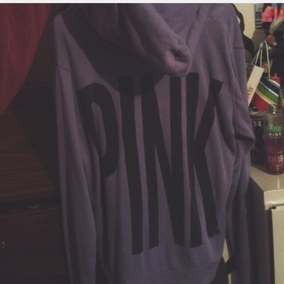 sweatshirt with hood - Picture 2 of 2