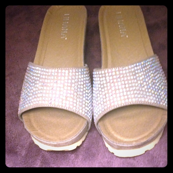 Sparkly slip on wedges!