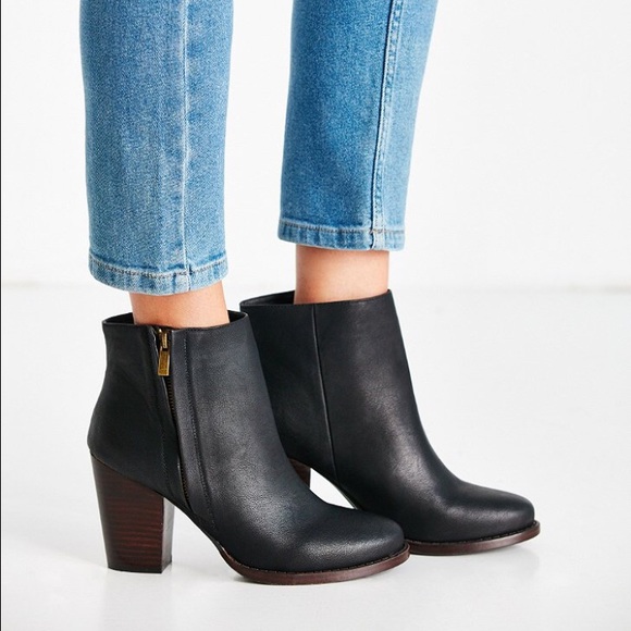 Free People Shoes - Silence & Noise Boots. Size 9. NWT.