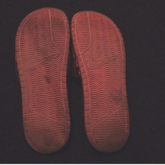 Nike slides - Picture 3 of 3