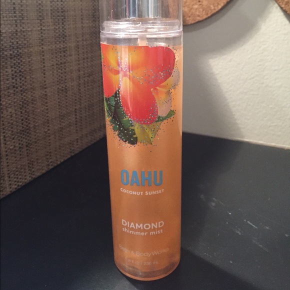 Bath & Body Works Oahu shimmer mist