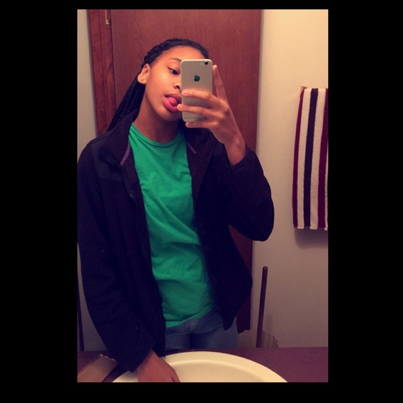 Meet your Posher, Gabby - Picture 1 of 1