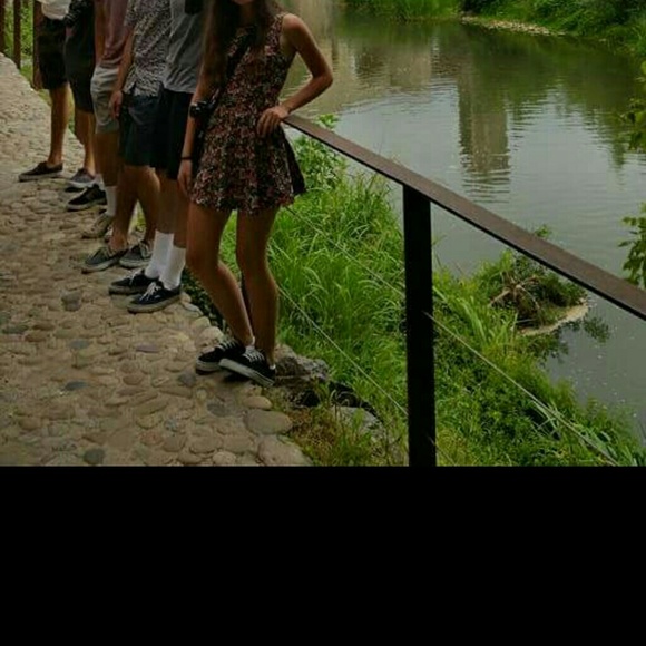 Vans Dress - Picture 2 of 3