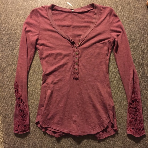 Free people top with detailed sleeves - Picture 1 of 4