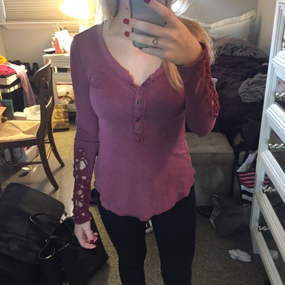 Free people top with detailed sleeves - Picture 3 of 4