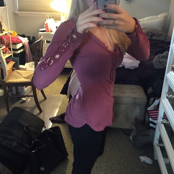 Free people top with detailed sleeves - Picture 4 of 4