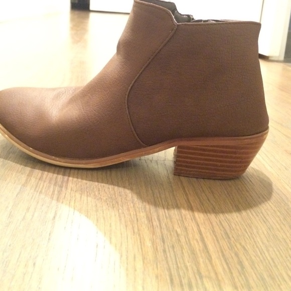 Boots - Picture 2 of 3