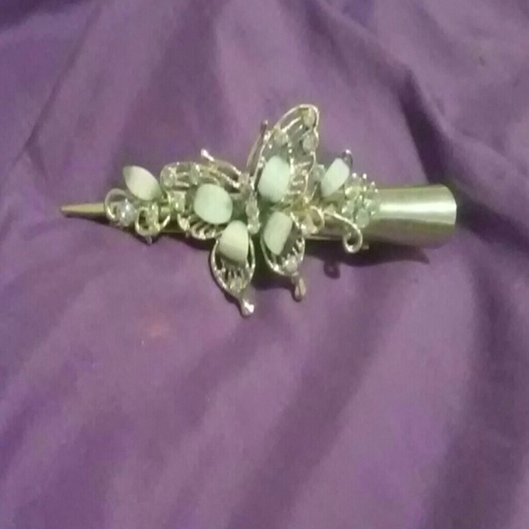 Butterfly hair clip