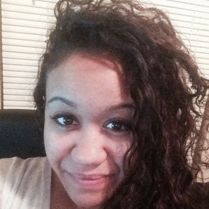 Meet your Posher, Nicole