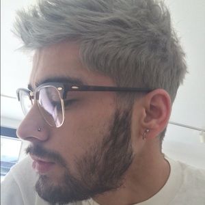 Meet your Posher, Alexia