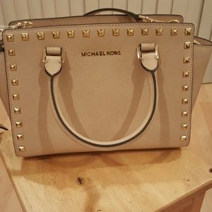 Micheal kors selma medium handbag