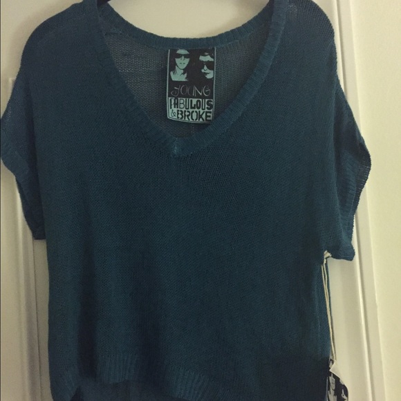Knit short sleeve top. Turquoise
