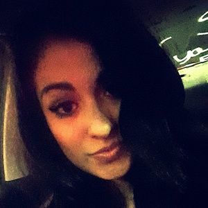 Meet your Posher, Mayra