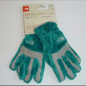 NWOT Teal North Face Etip Denali gloves