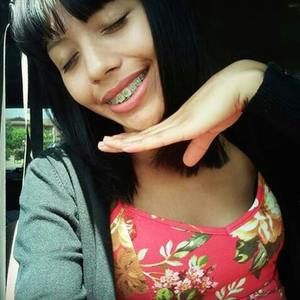 Meet your Posher, Abigail