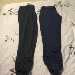 Black and blue jeggings