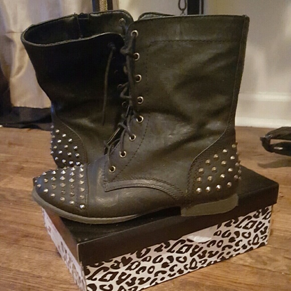 Shoes - Black combat boots