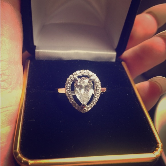 Stunning pear shaped CZ ring 😍