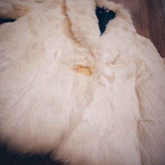 🎁 SOLD 🎁 EUC Vintage Fur Coat - Picture 3 of 4