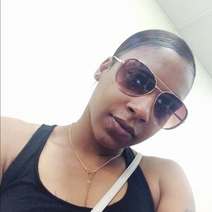 Meet your Posher, Kendra