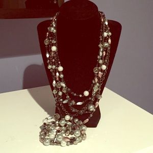 Necklace and bracelet set