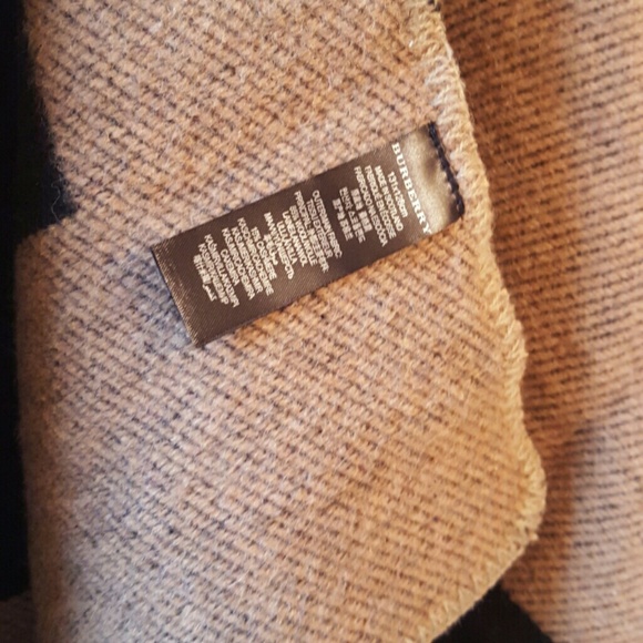 ***SOLD*** Burberry prorsum mega cape - Picture 2 of 4