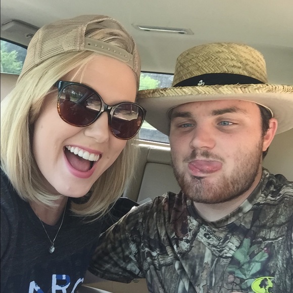 Meet your Posher, Britley - Picture 6 of 6