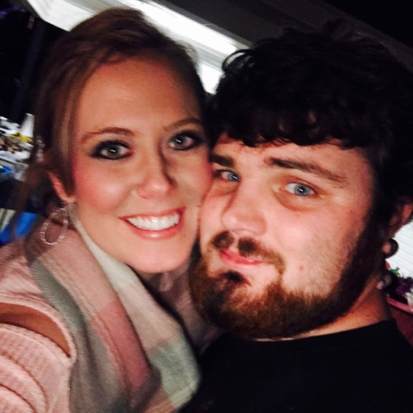 Meet your Posher, Britley - Picture 3 of 6