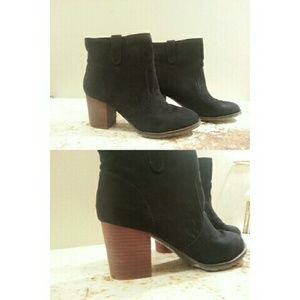 Forever 21 Size 9 Black Ankle Boots