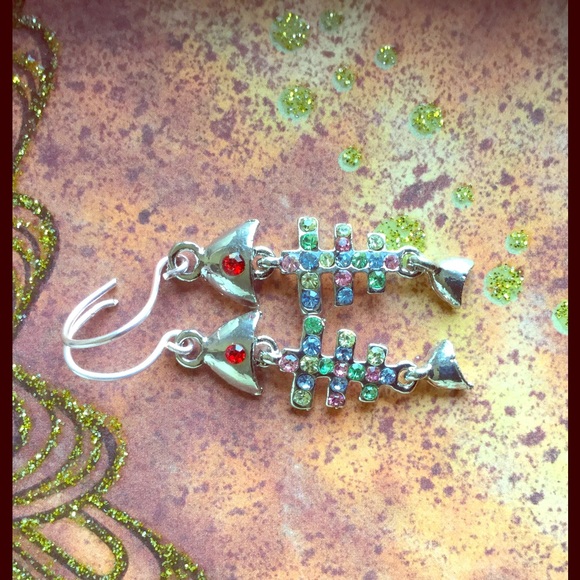 Fishie Earrings! - Picture 1 of 3