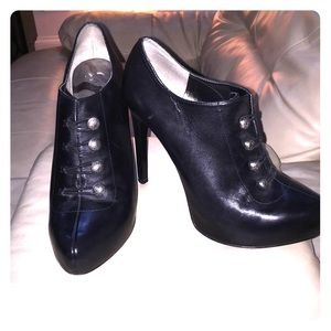 Carlos Santana Black Leather Ankle Boots