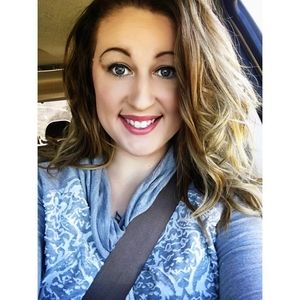 Meet your Posher, Alyssa