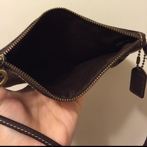 Coach wristlet - Picture 4 of 4