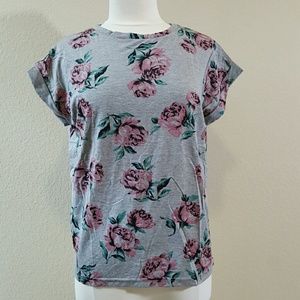 Gray rose print tee