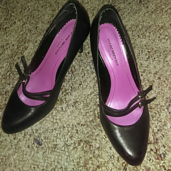 👠 Isaac Mizrahi Black Two Strapped Pumps 👠