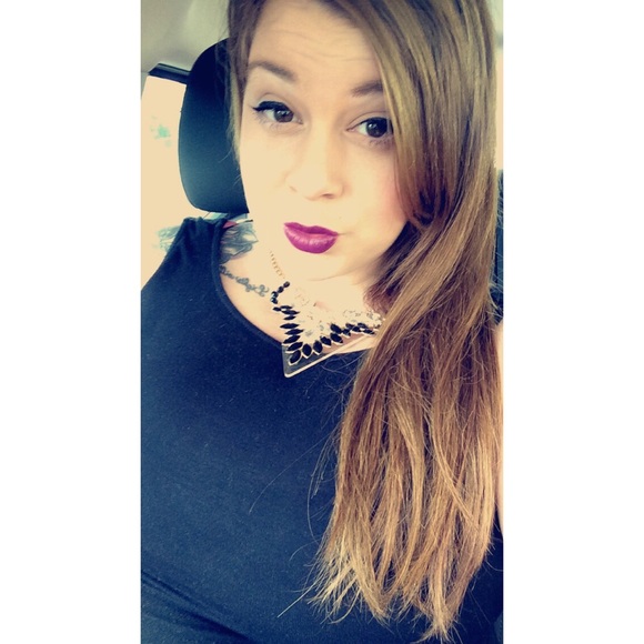 Meet your Posher, Danielle - Picture 1 of 1
