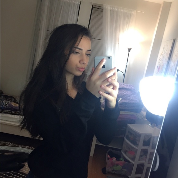 Meet your Posher, Aya