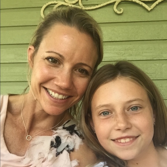 Meet your Posher, Dawn - Picture 1 of 1