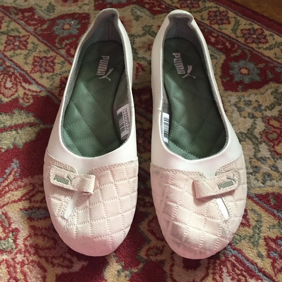 Never worn Puma flats