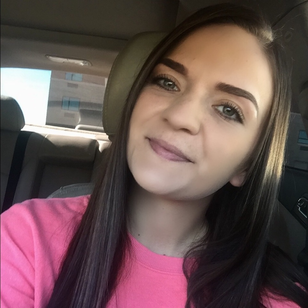 Meet your Posher, Ashley