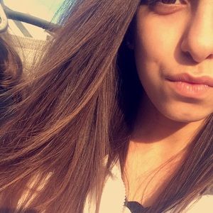 Meet your Posher, Elanie