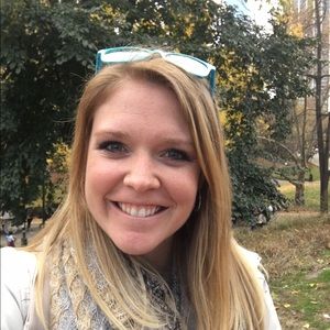 Meet your Posher, Danielle