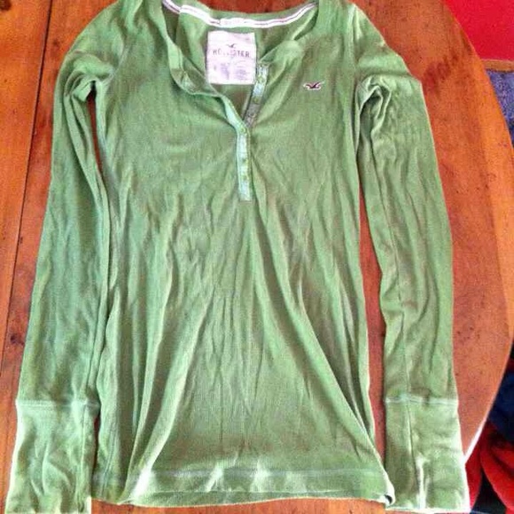 SOLD Hollister long sleeve (large)!! SOLD