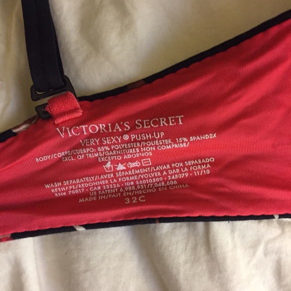 "Very Sexy" VS Bra - Picture 3 of 3