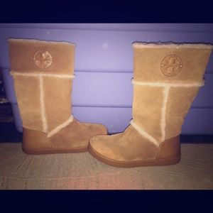 Size 7 Tory burch boots