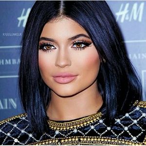 Meet your Posher, Selena