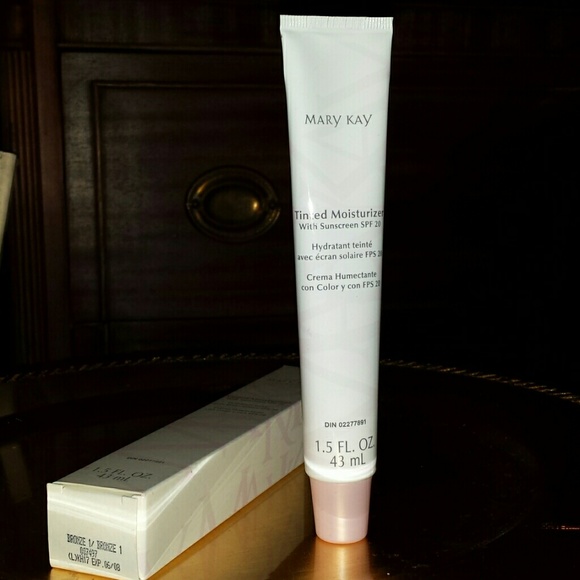 MK Tinted Moisturizer bronze1